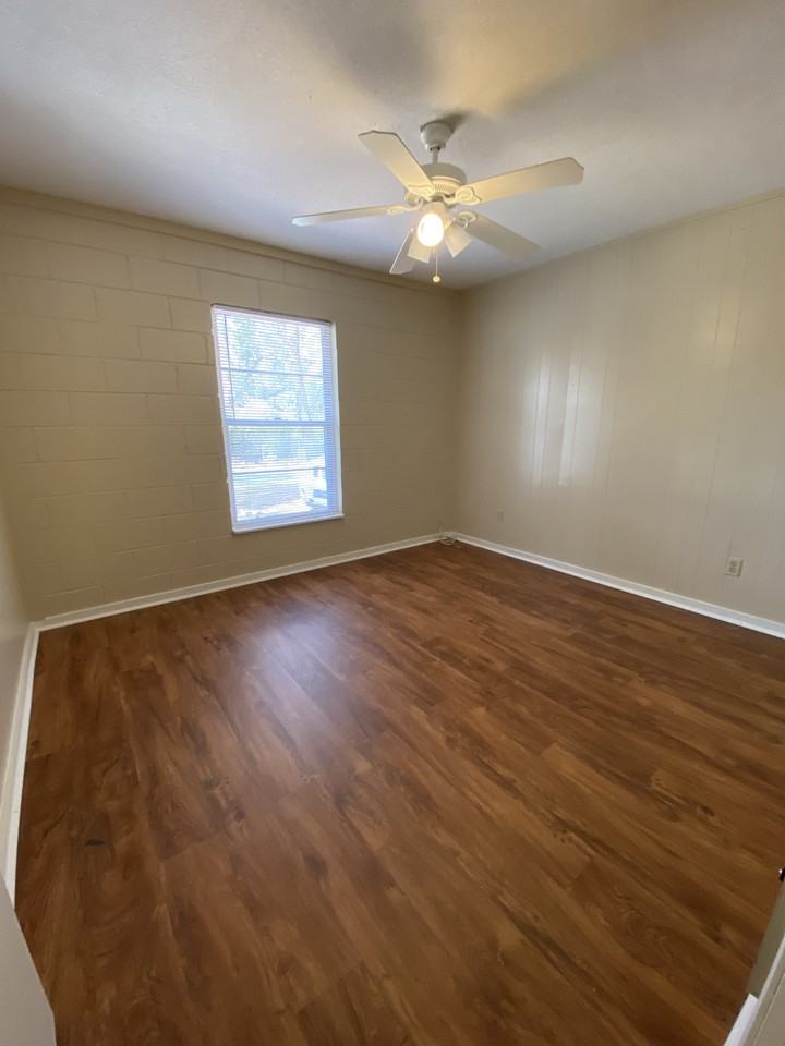 5015 Oleander Dr - Photo 6 of 10