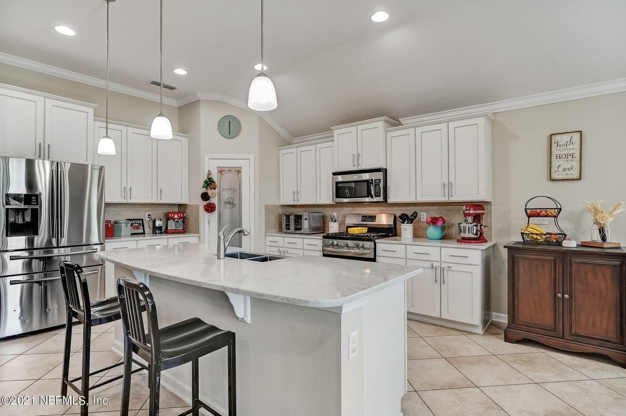 517 Shetland Dr - Photo 4 of 14