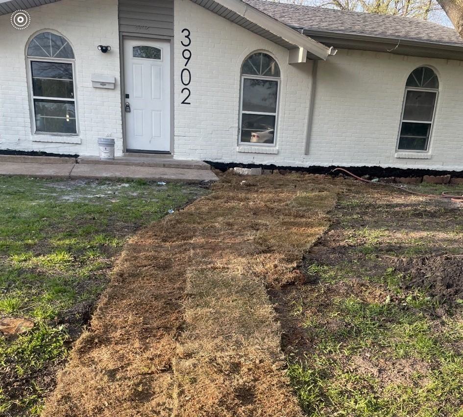 3902 Commonwealth Dr - Photo 2 of 2