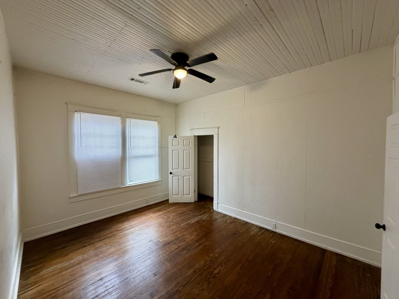 1601 3rd Ave N - Photo 7 of 9