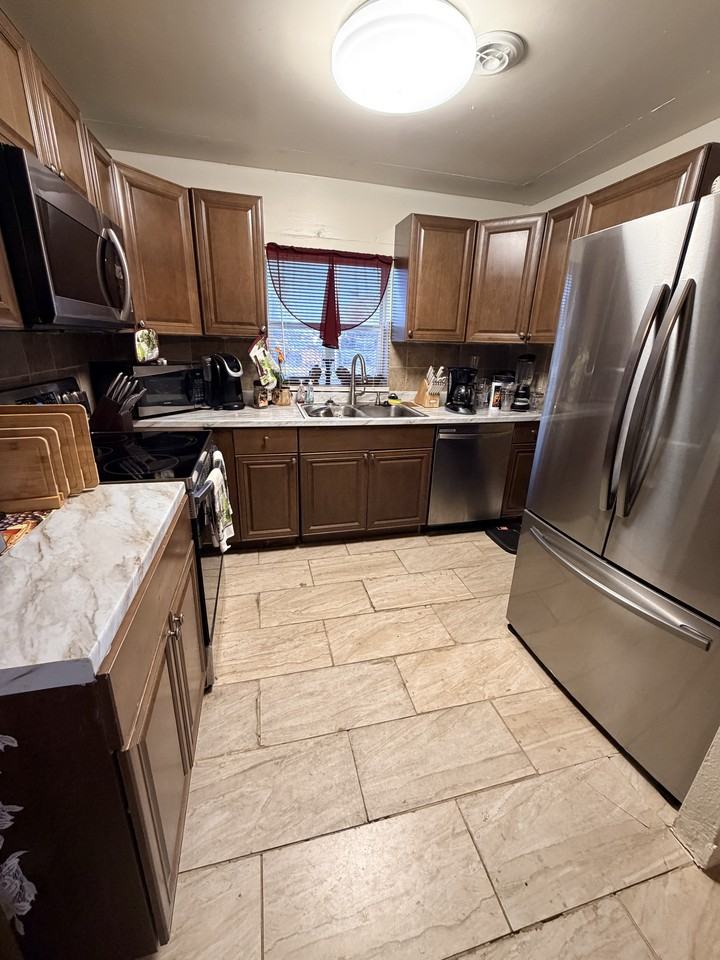 839 Avenue S Ne - Photo 3 of 3