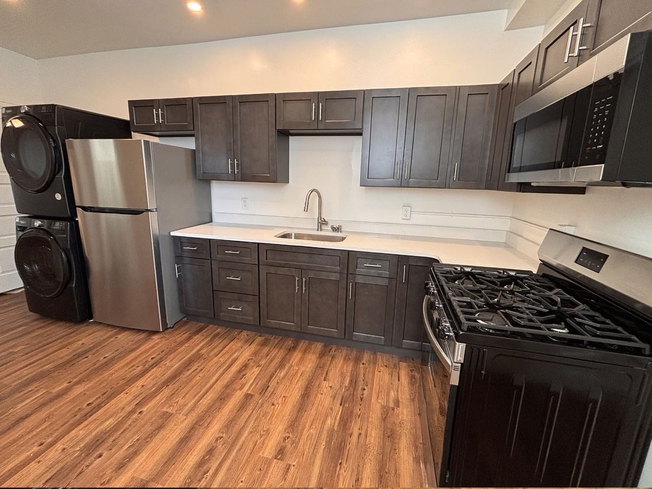 1028 W King St #1 - Photo 2 of 18