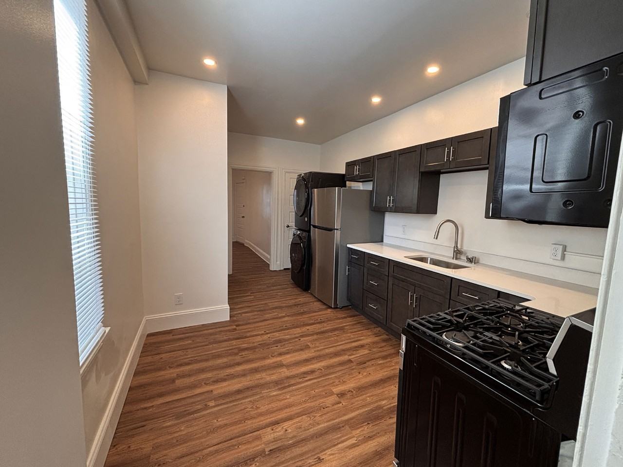 1028 W King St #1 - Photo 3 of 18