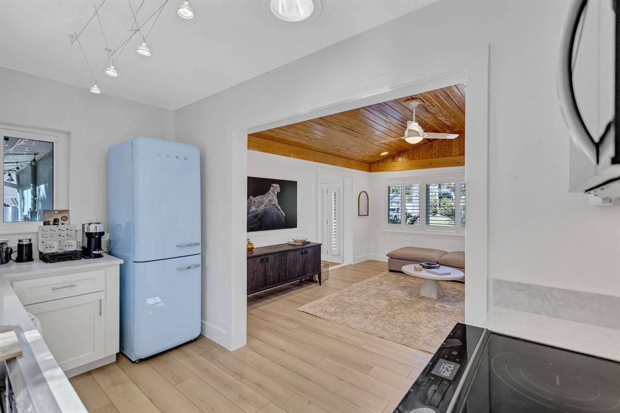 536 35th Ave Ne - Photo 6 of 26