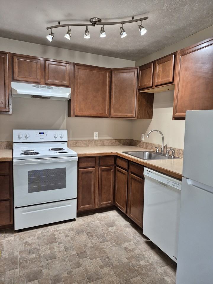 136 N Mantua St #1 - Photo 4 of 13