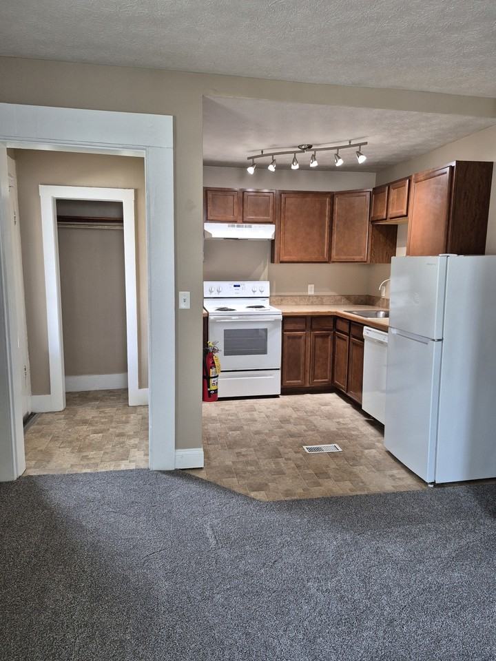 136 N Mantua St #1 - Photo 5 of 13