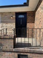 featured image of 1200 E Holly St