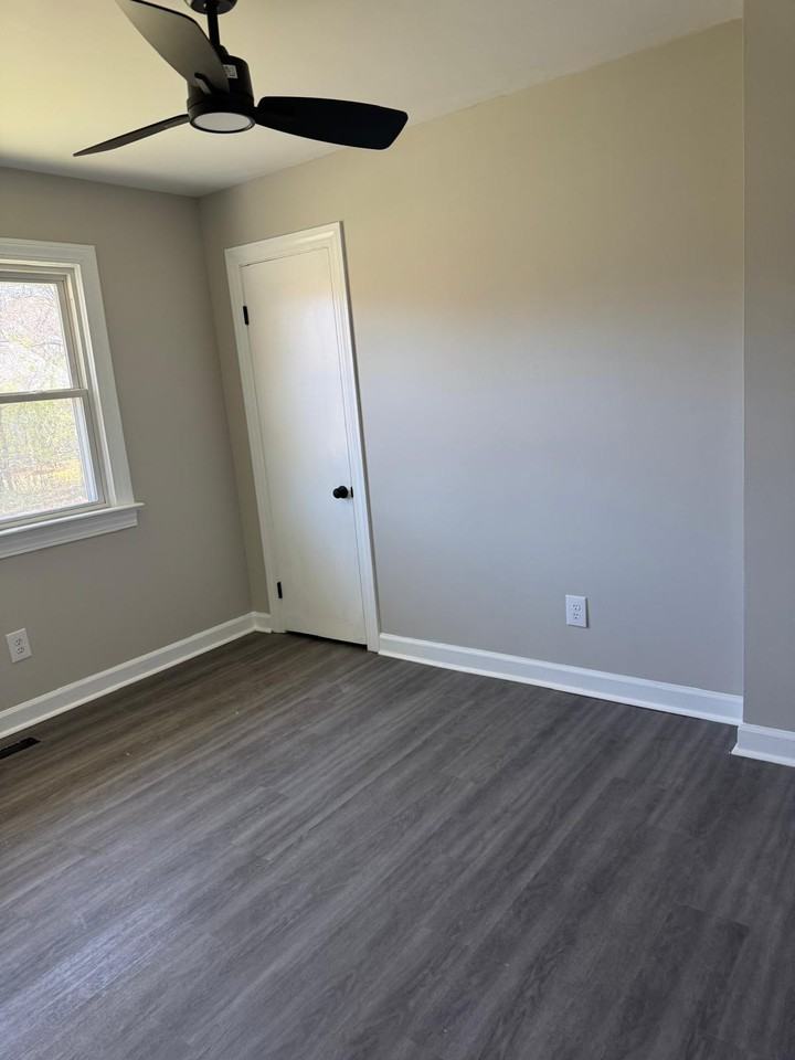 1200 E Holly St - Photo 4 of 10