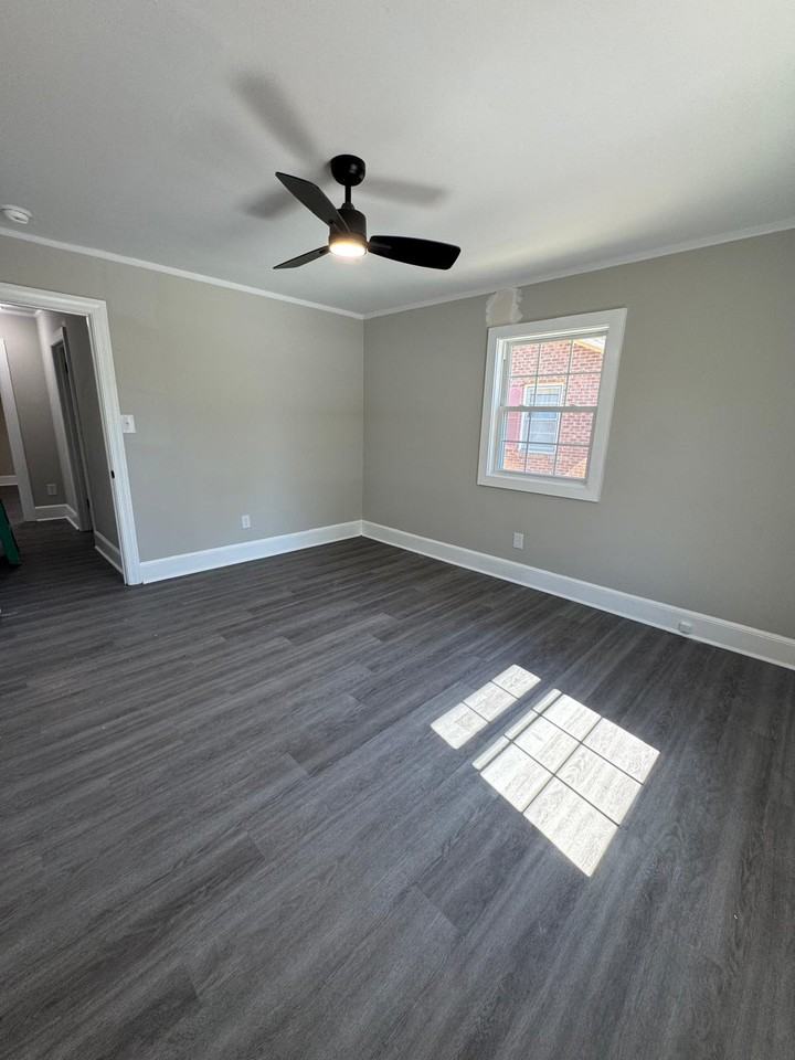 1200 E Holly St - Photo 7 of 10