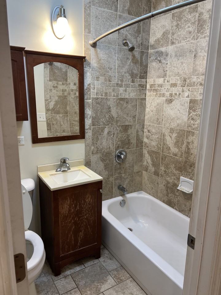 412 School St #2A - Photo 2 of 2