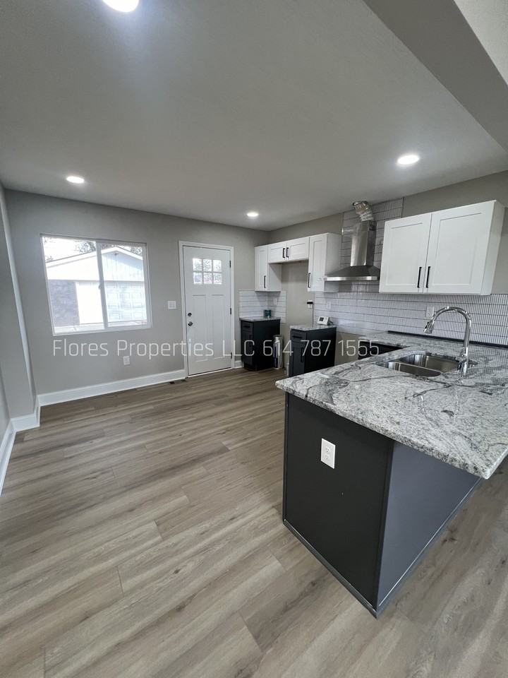 3762 Beulah Rd - Photo 6 of 35