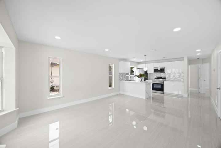 5664 Boynton Crescent - Photo 6 of 10