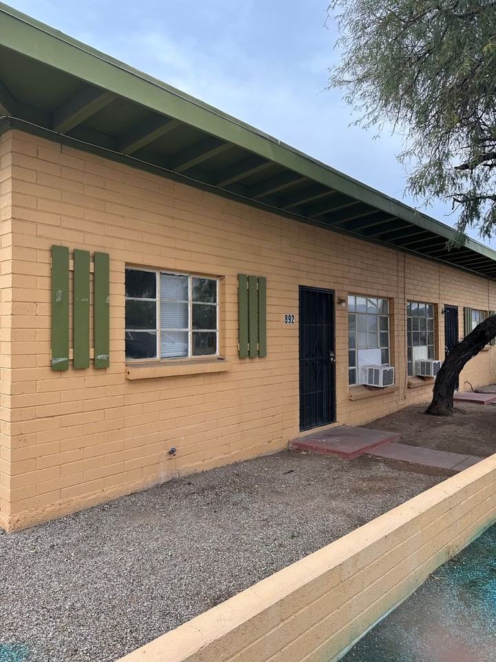 Tucson850-892 - Photo 2 of 2