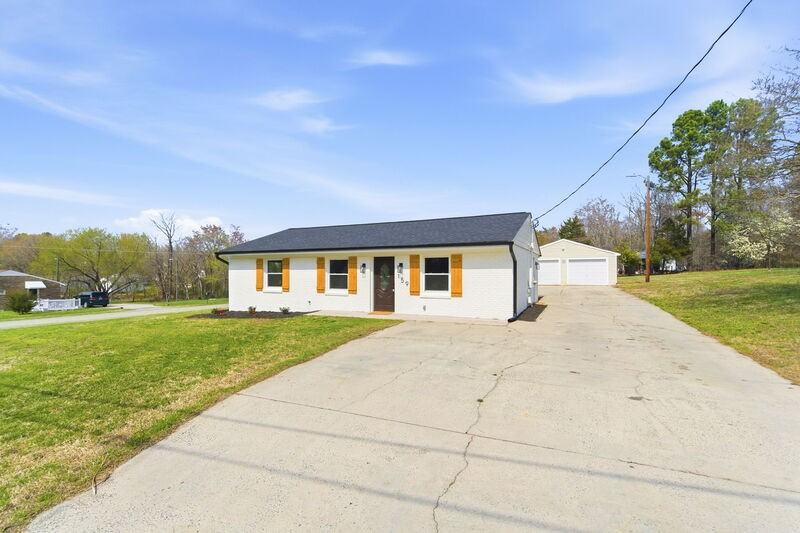 159 Hazel Dr - Photo 3 of 25