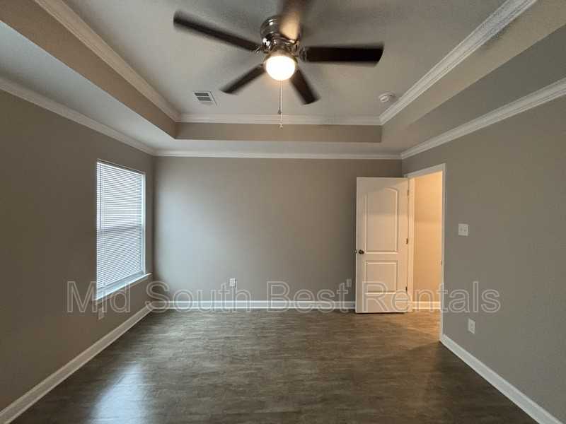 107 Redbud Ct - Photo 3 of 16