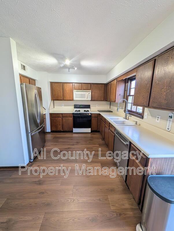 3787 Etna Dr - Photo 2 of 12