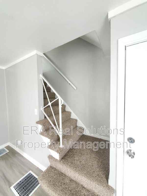 779 Whitethorne Ave - Photo 6 of 13