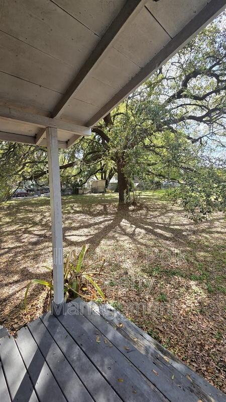 1101 Tyner St - Photo 3 of 13