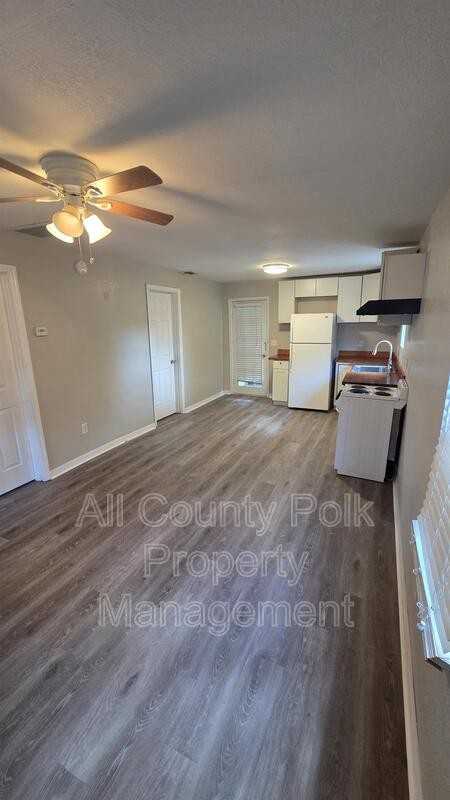 1101 Tyner St - Photo 5 of 13