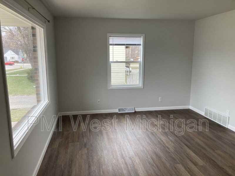 2359 Barberry St Sw - Photo 2 of 19