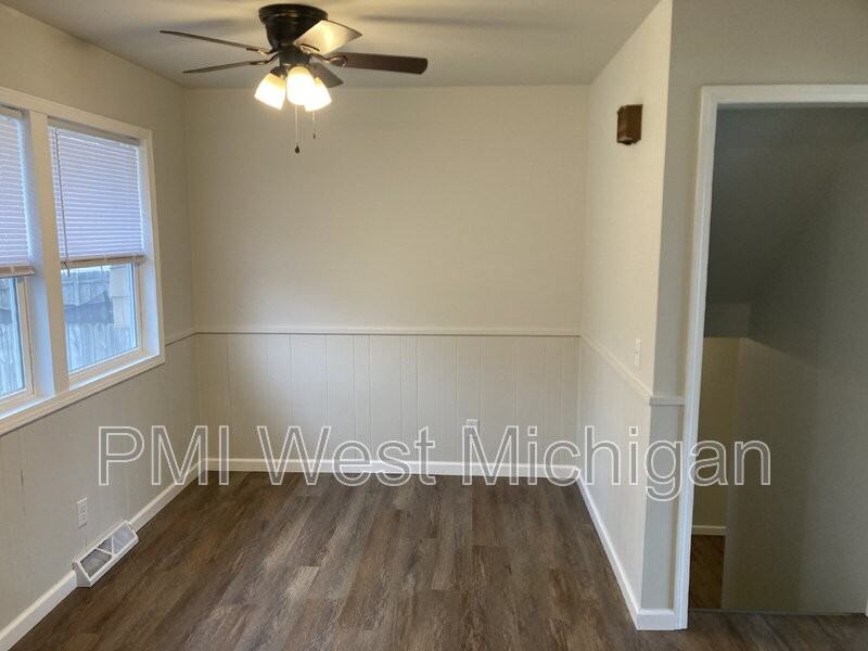 2359 Barberry St Sw - Photo 6 of 19