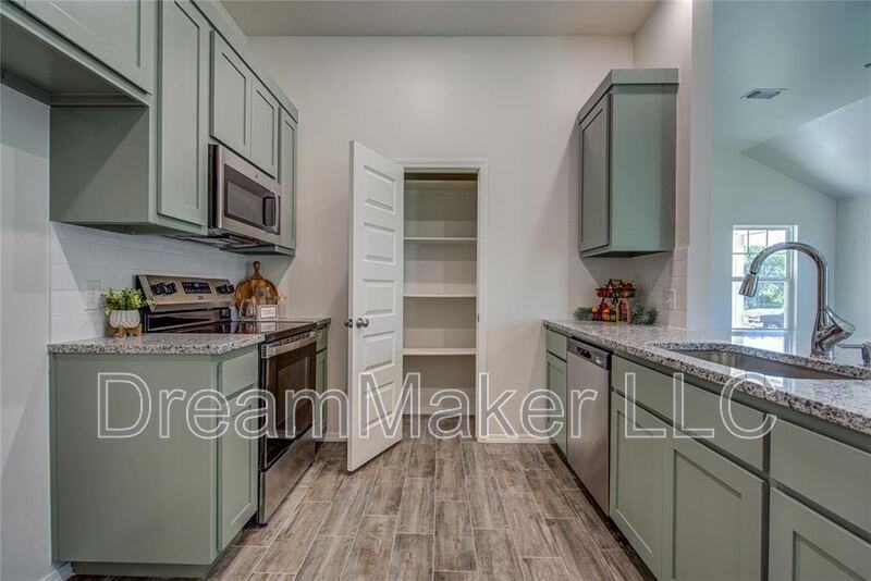 2328 S. 27Th Court - Photo 3 of 11