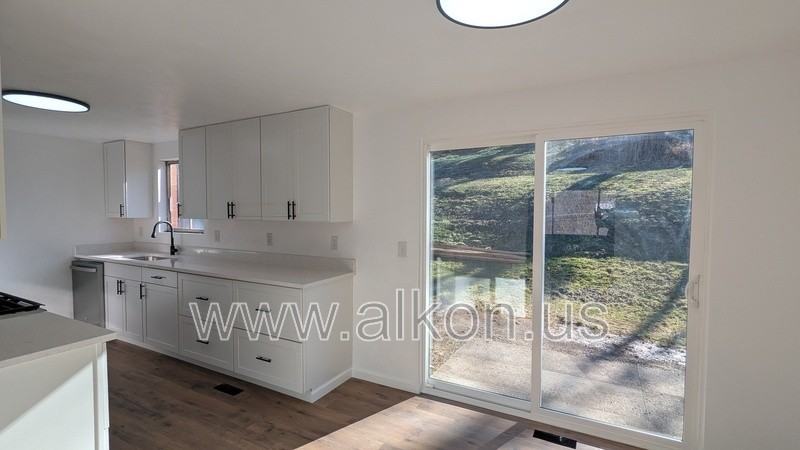 940 Logan Rd - Photo 5 of 21