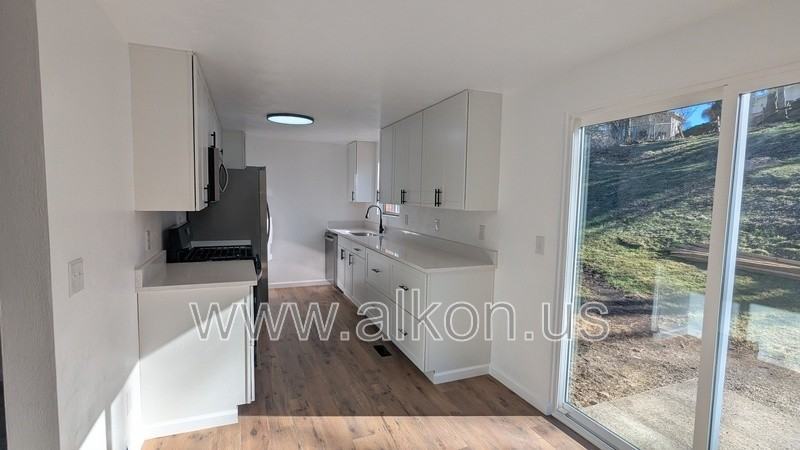 940 Logan Rd - Photo 6 of 21