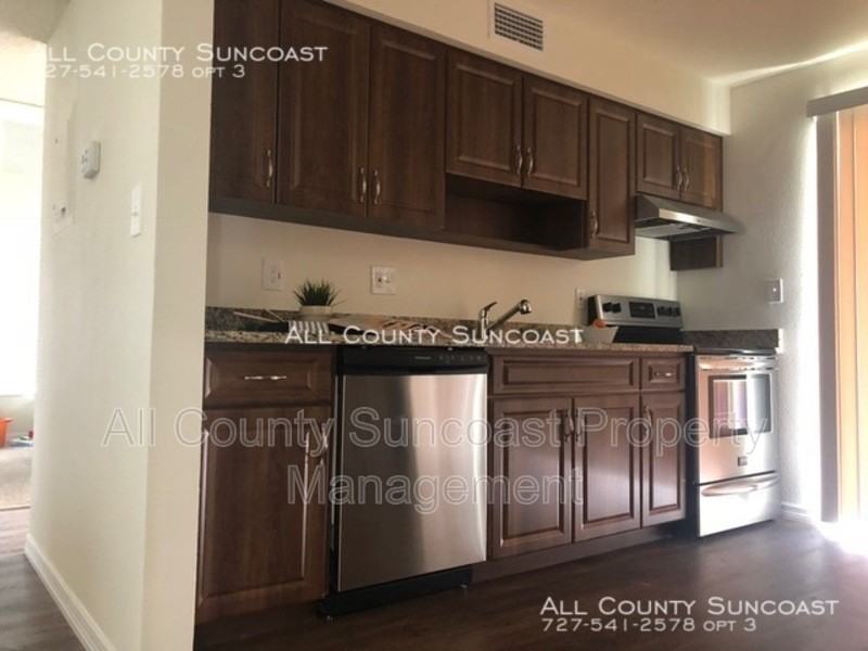 7450 35th St N #101 - Photo 6 of 8