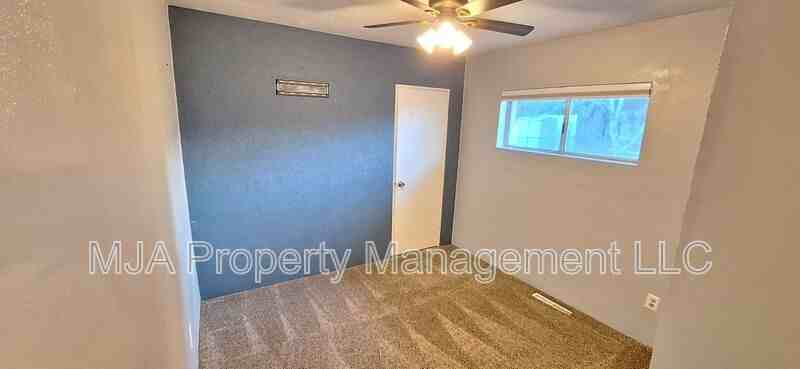 460 E 1110 N - Photo 6 of 17