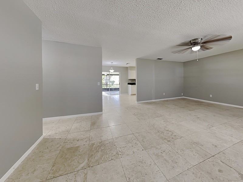 2143 Creek Side Dr - Photo 2 of 24