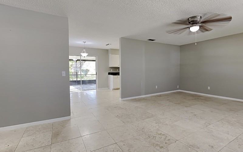 2143 Creek Side Dr - Photo 5 of 24