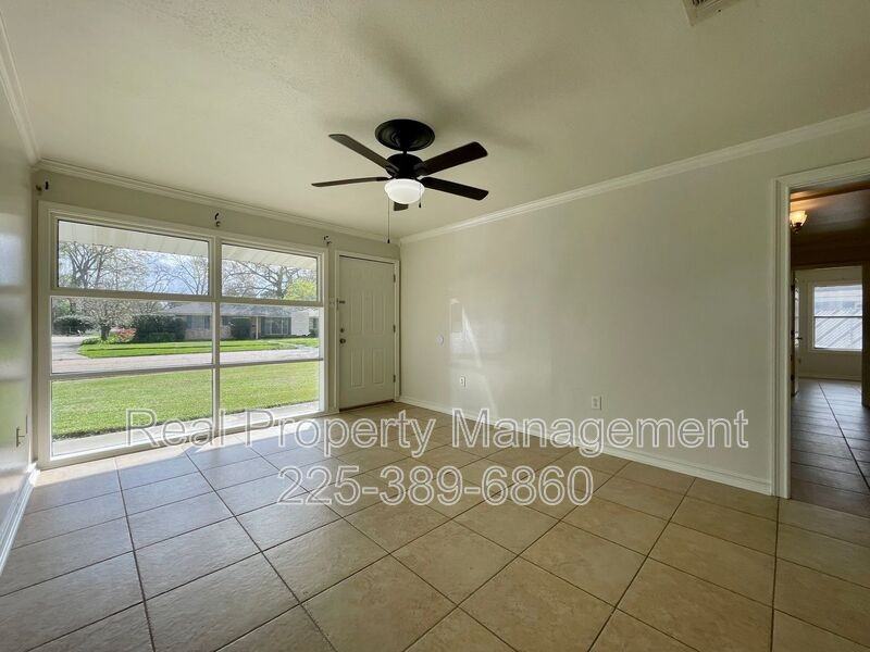 2156 Seracedar Dr - Photo 3 of 32