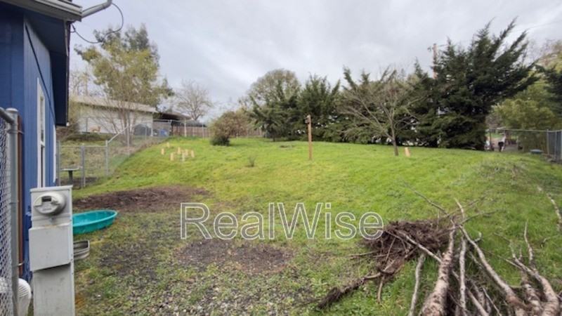 2032 Ne Klamath Ave - Photo 5 of 34