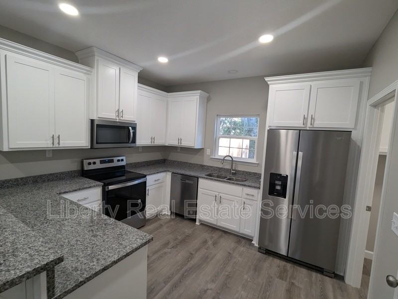 277 Myrtle Ave - Photo 2 of 9