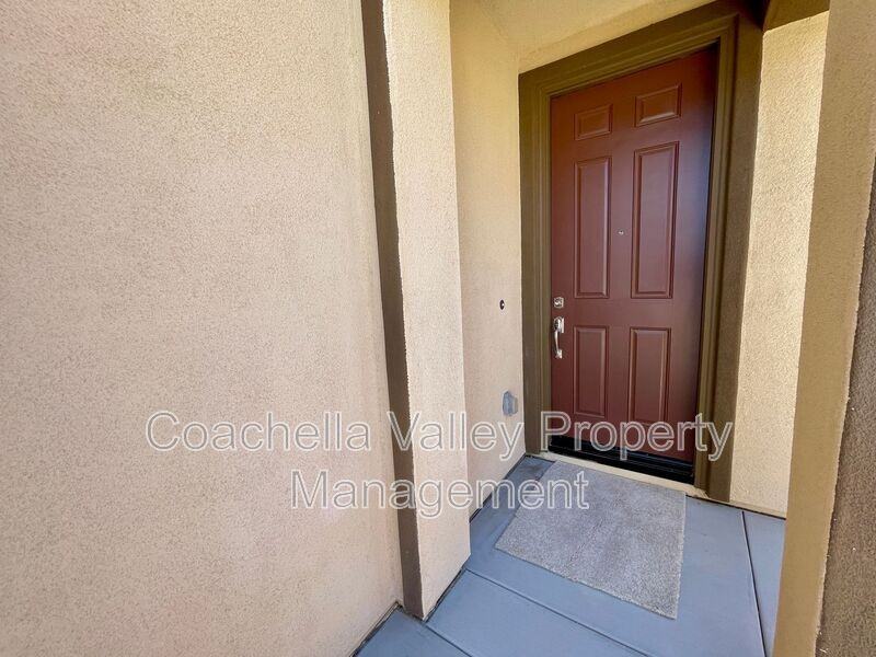 11611 S Crescent St - Photo 3 of 30