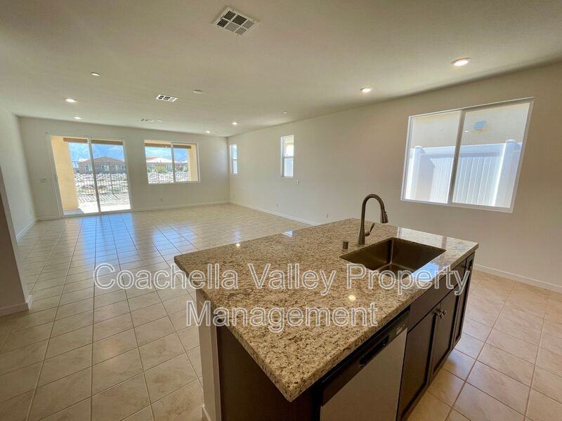 11611 S Crescent St - Photo 6 of 30