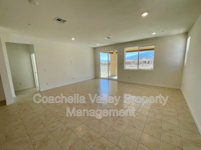 11611 S Crescent St - Photo 7 of 30