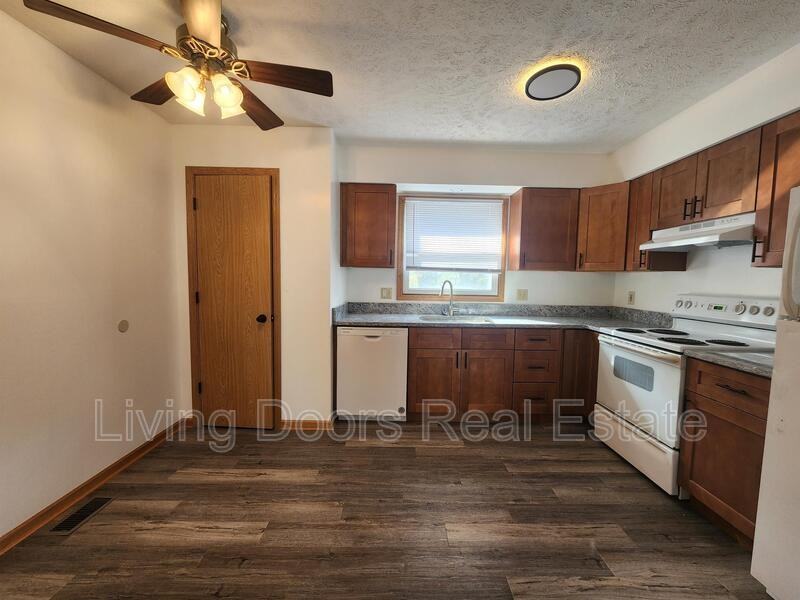 1511 David Dr - Photo 2 of 14