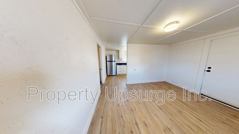 2712 Virginia Ave - Photo 3 of 5