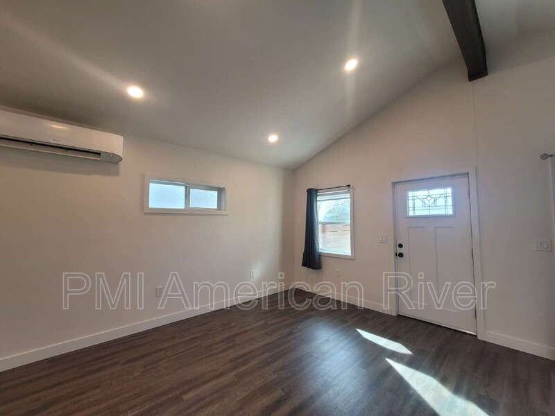 3825 7th Ave - Photo 3 of 17