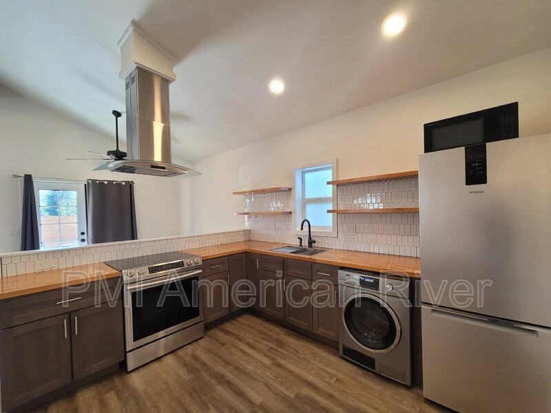 3825 7th Ave - Photo 6 of 17