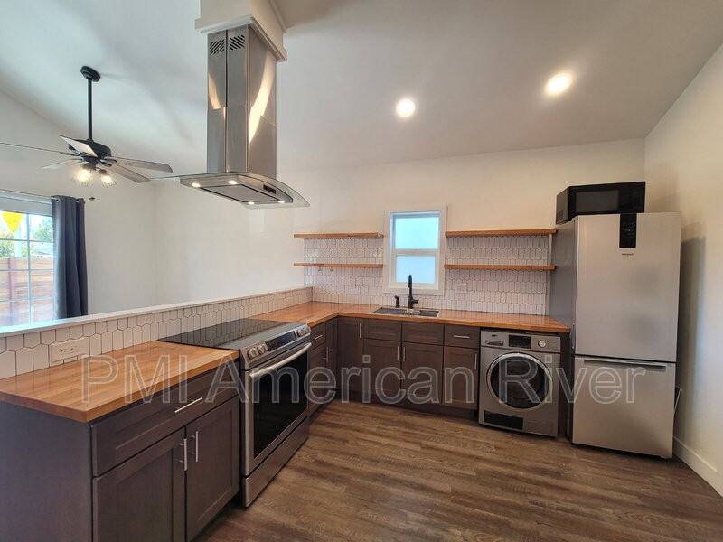 3825 7th Ave - Photo 7 of 17