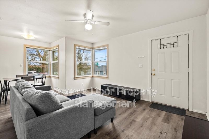 51 S Arizona Ave - Photo 3 of 30