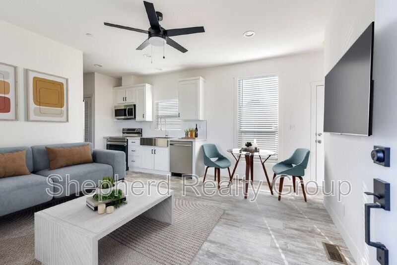 15914 Dauchy Ave - Photo 2 of 20