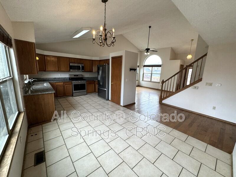 1378 Grass Valley Dr - Photo 3 of 37
