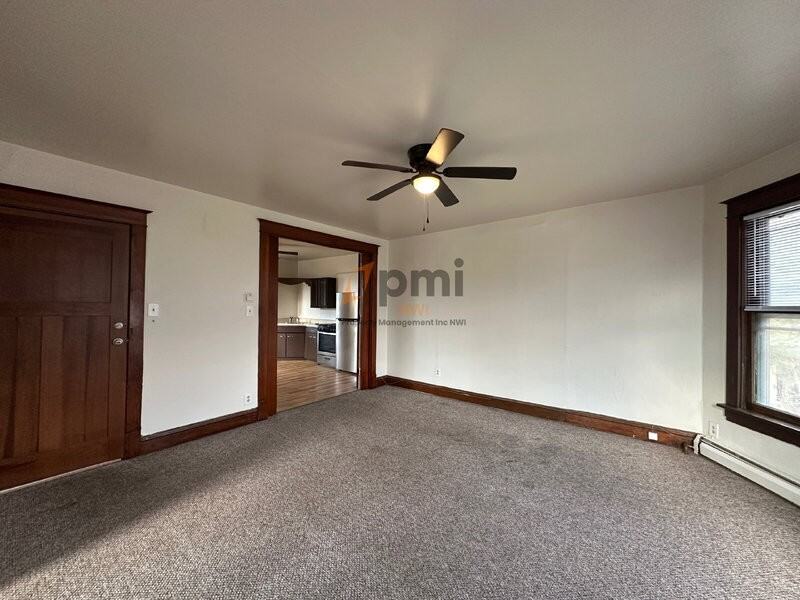 1122 Spring St #B - Photo 5 of 15