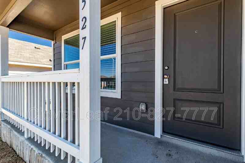 527 Wolf Crest Blvd - Photo 4 of 28