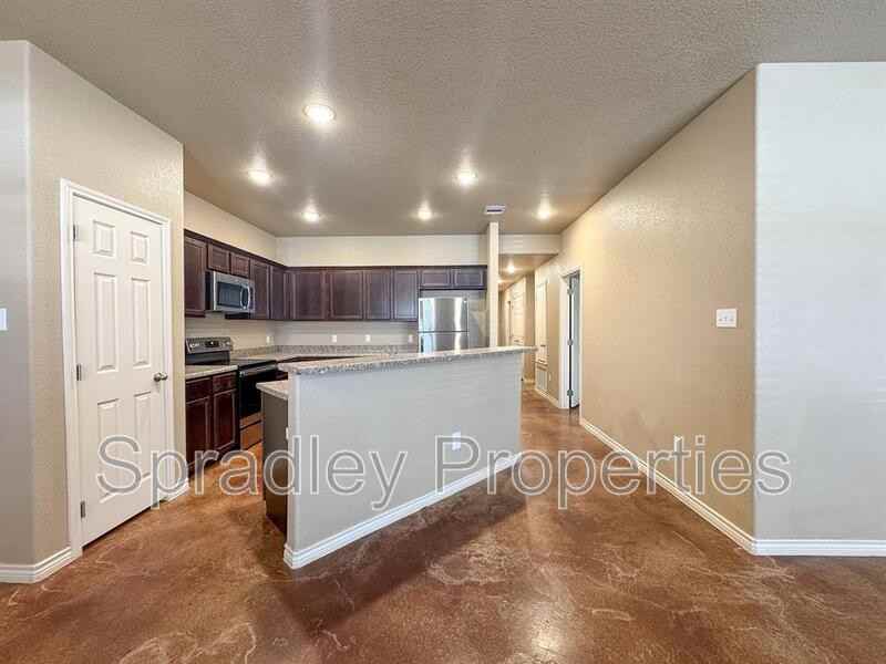 829 Laila Ln - Photo 5 of 13