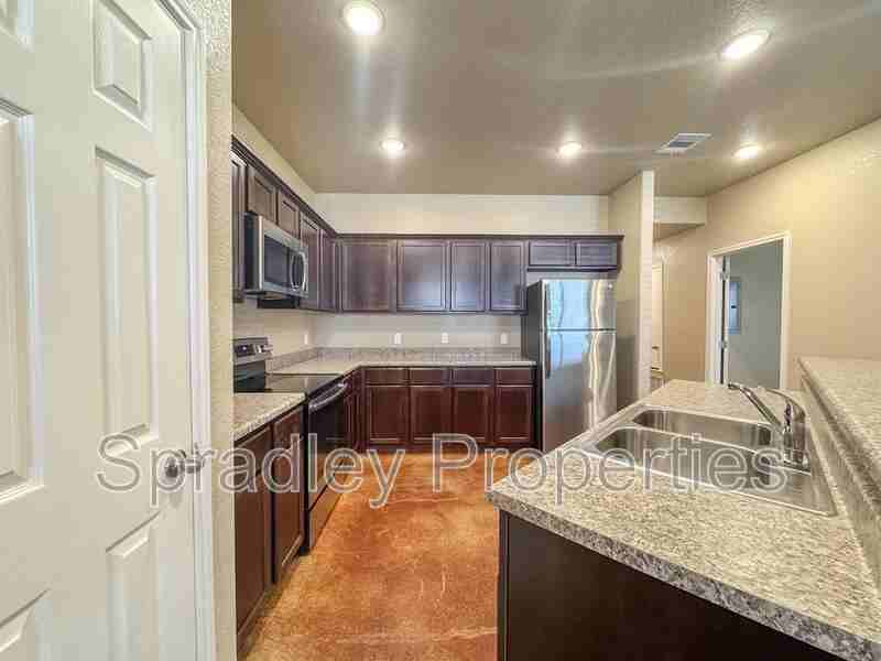 829 Laila Ln - Photo 6 of 13